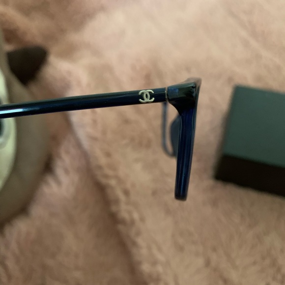 Authentic Chanel Eyewear - Picture 3 of 4